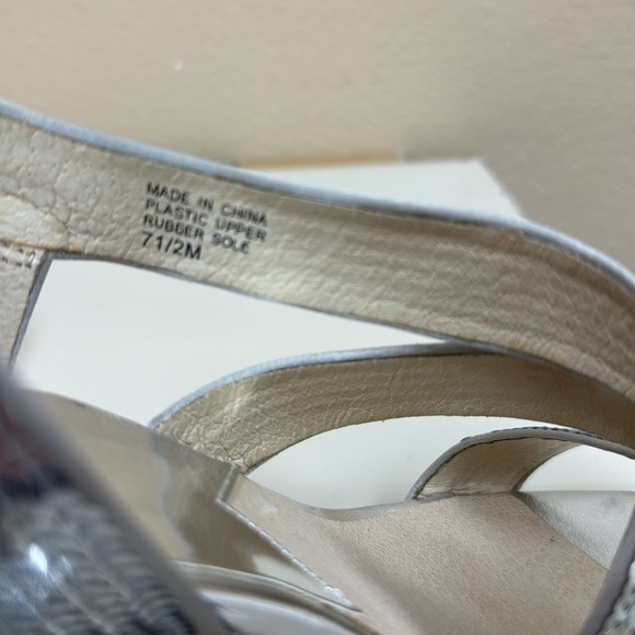 Michael Kors Farris sandal - Picture 7 of 7